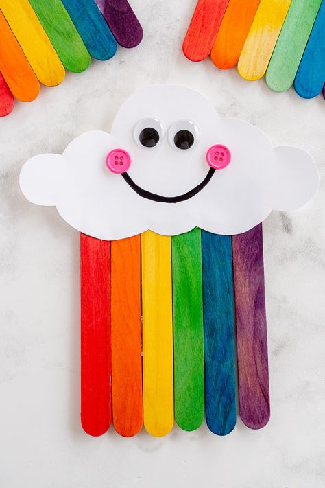 Nursery Class Art And Craft, Daycare Diy Ideas, Popcicle Crafts Kids, Make A Rainbow Craft, 1st Grade Arts And Crafts Ideas, Popcycle Stick Crafts For Kids, Popsicle Arts And Crafts, Lolly Stick Crafts For Kids, Weather Arts And Crafts For Kids