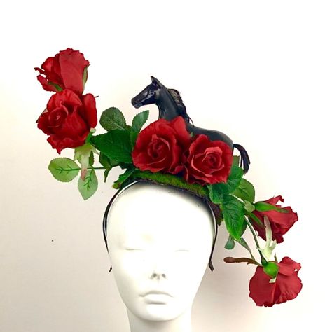 Kentucky derby is called Run for the Roses 🌹 so that’s what Influence me in making this Fascinator! Kentucky Derby Party Attire, Kentucky Derby Diy, Kentucky Derby Party Hats, Derby Hats Diy Ideas, Kentucky Derby Hats Diy, Derby Hats Diy, Hat Boutique, Hosting Party, Kentucky Derby Themed Party