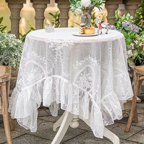 Wedding Table Cloth, Boho Floral Wedding, Floral Wedding Table, Vintage Table Linens, French Flowers, Outdoor Tablecloth, Lace Table Runners, Style Français, Table Skirt