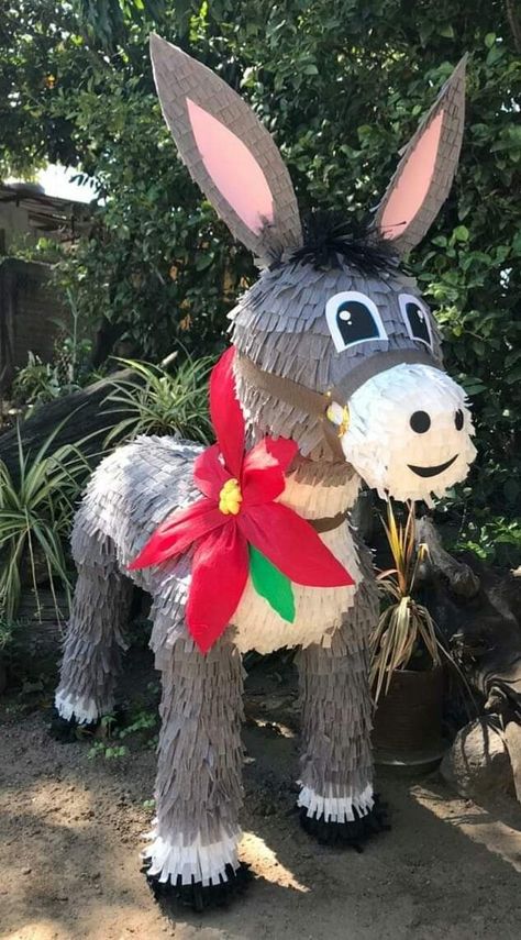 Christmas Pinata Diy, Christmas Pinatas, Christmas Piñatas, Christmas Pinata, Donkey Pinata, Mexican Pinata, Mexican Christmas Decorations, Princess Jasmine Birthday Party, Christmas Contests