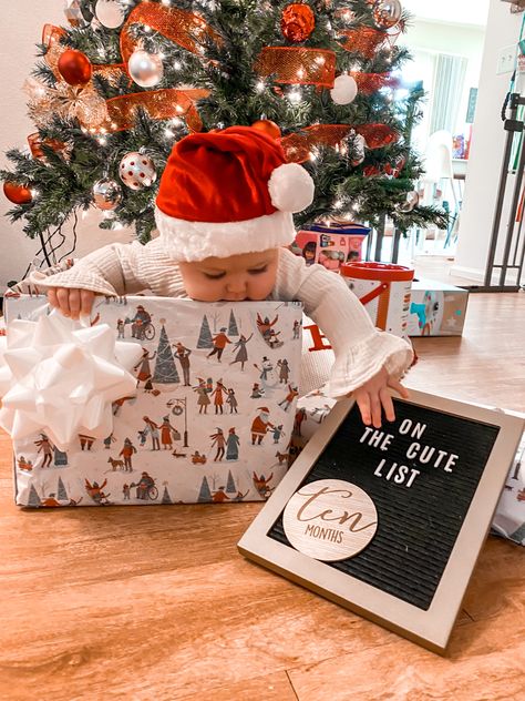 Pictures With 3 Month Old, Infant Pictures With Santa, Christmas Photo One Year Old, 10 Month Old Baby Christmas Pictures, Christmas Milestone Pictures Boy, Mile Stone Picture Ideas, Christmas 5 Month Old Photos, Christmas Monthly Milestone Pictures, One Month Old Baby Pictures December