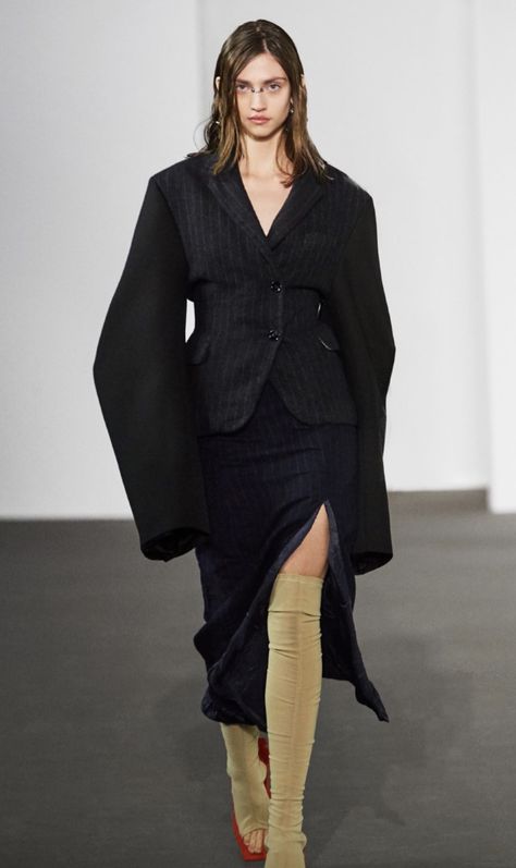 Acne Studios Runway, Paris Mode, Mood Board Fashion, 가을 패션, Womens Fall, Fashion Details, Couture Fashion, Paris Fashion, Runway Fashion