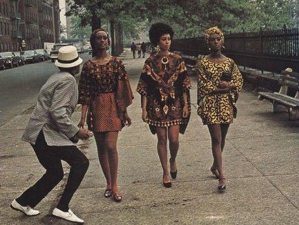 Harlem Queens in Cotton The Blacker The Berry, African American Fashion, 70s Inspired Fashion, Vintage Black Glamour, Three Women, Look Retro, Moda Vintage, Fashion Black, Black Power