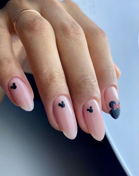 Top nail art luxury designs for your nails art 2023. Simple Disney Nails, Minnie Mouse Nail Art, Disney Themed Nails, Disney Nail Art, Disneyland Nails, Disney Nail Designs, Mickey Mouse Nails, Disney Inspired Nails, Disney Acrylic Nails