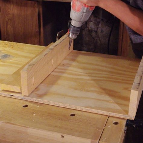 How to make a portable miter saw table – Jeff's DIY Projects Miter Saw Stand Plans, Woodworking Plans Workbench, Crosscut Sled, Saw Table, Miter Saw Table, Table Saw Sled, Mitre Saw Stand, Table Saw Jigs, Fine Homebuilding