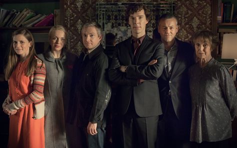 Wallpaper HD BBC Sherlock Cast. Sherlock Christmas, Sherlock Season 4, Sherlock Season 3, Louise Brealey, Sherlock Cast, Amanda Abbington, Sherlock Series, Mycroft Holmes, Rupert Graves