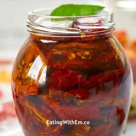 Sun Dried Tomatoes In Oil Sun Dried Tomatoes In Oil, Dried Tomatoes In Oil, Sundried Tomato Recipes, Tomatoes In Oil, Make Sun Dried Tomatoes, Canning Tomatoes Recipes, Diy Canning, Preserving Tomatoes, Types Of Tomatoes