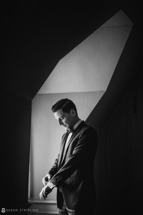 Christian Groom Poses, Groom Wedding Portraits, Groom Preparation Photos, Getting Ready Editorial, Groom Portraits Poses, Groom Solo Poses, Men Getting Ready, Fog Wedding, Greenhouse Pool