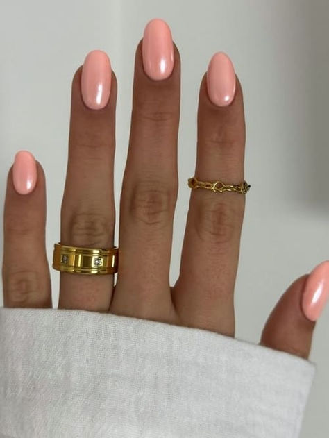 peach nail design: elegant chrome Pink Or Orange Nails, May Nails 2024 Trends, Pinky Peach Nails, Nail Inspo August 2024, Peach Pearl Nails, Nail Color Inspo 2024, Nails To Make You Look Tan, Peach Wedding Nails, Nail Colors For Tanned Skin