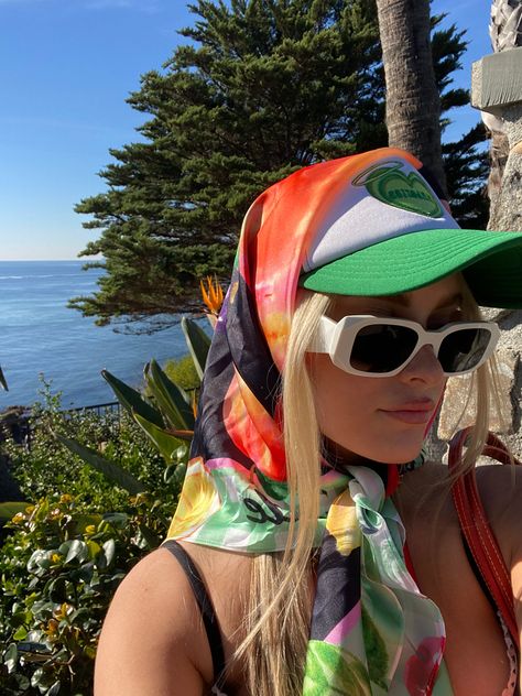 Bandana Hat Outfit, Head Scarf Vacation, Head Scarf Pool Outfit, Beach Bandana Outfit, Scarf Hat Outfit, Keinemusik Outfit Women, Sun Hats For Women Outfit, Head Scarf Aesthetic, Keinemusik Outfit