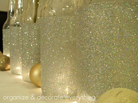 DIY Glittered IZZE Bottles – Perfect for Vases and Other Decorations Mod Podge Glitter, Do It Yourself Decoration, Glitter Bottle, Mod Podge, Crafty Craft, Crafty Diy, Craft Time, Cute Crafts, Diy Projects To Try