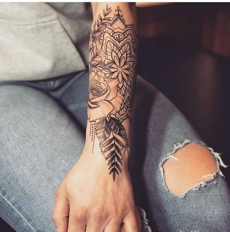 Flower Mandala Tattoo, Mandala Arm, Mandala Tattoo Sleeve, Forearm Flower Tattoo, Tattoo Mandala, Cool Arm Tattoos, Tattoo Zeichnungen, Inspiration Tattoos, Cat Tattoos