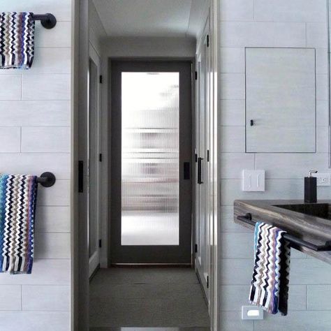 Top 50 Best Pocket Door Ideas - Architectural Interior Designs Fluted Glass Pocket Door, Pocket Door Makeover, Glass Pocket Doors Interior, Pocket Door Ideas, Pocket Doors Bathroom, Interior Pocket Doors, Glass Pocket Door, Door Solutions, Sliding Doors Exterior