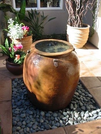 Pot Fountain, Ceramic Fountain, Clay Jars, Diy Water Feature, Fountain Garden, Rain Gardens, Garden Water Features, Fountain Ideas, Planting Pot