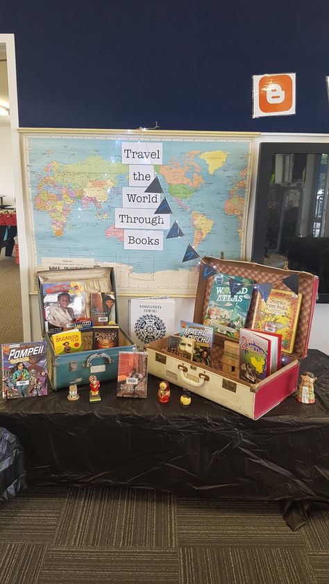 School Displays Inspirational, School Library Reading Corner, Travel The World Through Books Display, Bookshop Display Ideas, Travel Library Display, Adventure Begins At Your Library Decorations, Library Displays School, Book Display Ideas, School Library Book Displays