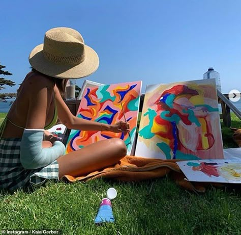 Kaia Gerber flaunts her endless pins in a TINY zebra print bikini in sexy snap | Daily Mail Online Arte Peculiar, Posca Art, Soyut Sanat Tabloları, Hot Wheel, Artist Aesthetic, Midnight Sun, Arte Inspo, Summer Dream, Summer Aesthetic