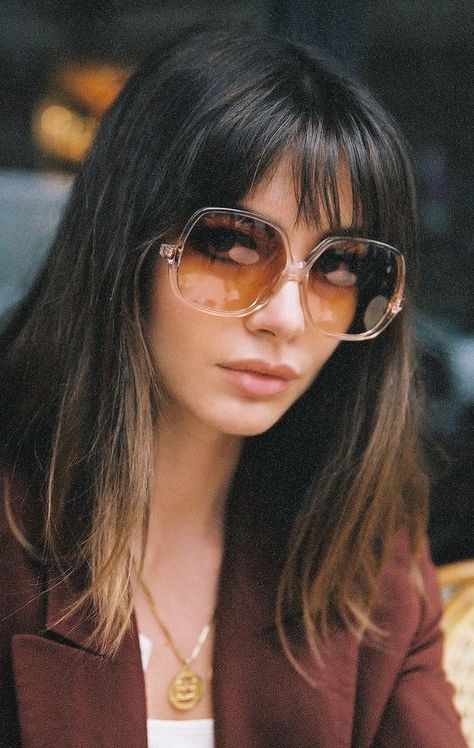 Medium Hair With Bangs, 70s Sunglasses, Hair With Bangs, Good Hair Day, Bob Wigs, Medium Hair, Up Girl, Brunettes, Hair Day