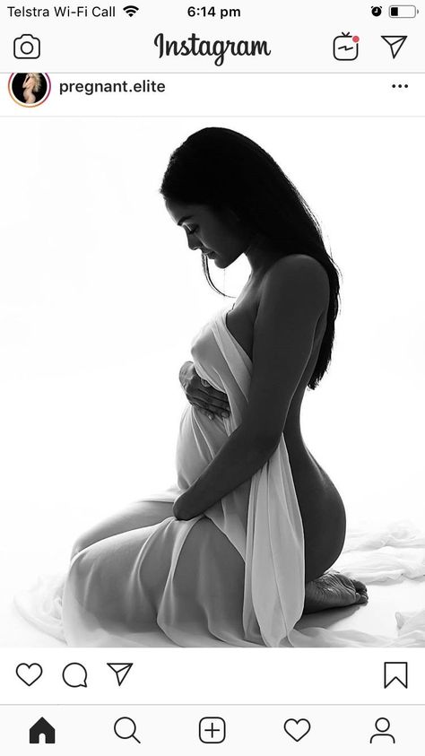 Baby Bump Photoshoot, Maternity Studio Photoshoot, Cute Pregnancy Pictures, Maternity Photography Poses Couple, Maternity Photography Studio, Maternity Photography Poses Pregnancy Pics, Couple Pregnancy Photoshoot, Maternity Photoshoot Outfits, Pregnancy Goals