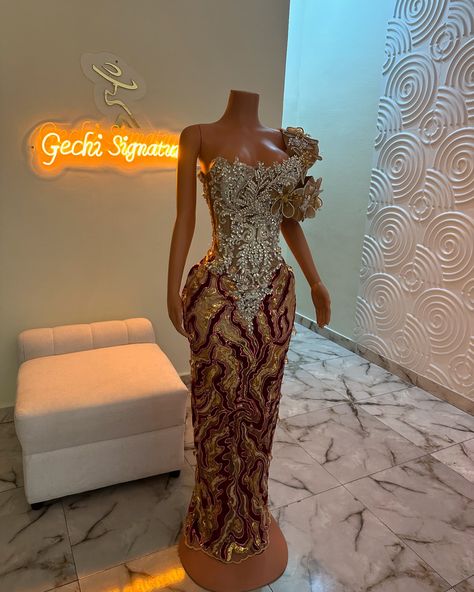 Custom crafted to perfection. 😍🔥 💚Have you booked yet? #prom2025 is Open!🪡 Having trouble finding custom dresses that flatter your body? All you need to do is bring your idea/inspiration & I’ll customize that into reality. @gechisignature is here to make you look fabulous. For inquiries, send a DM or Email📨 gechisignature@gmail.com Be sure to follow @gechisignature for more fashion tea😍watch us create magic 🪄 #promdressforsale #customdesigner #prom2025 #corsetdress #promdresses #promdesign... Ghanaian Prom Dresses, African Reception Dress, Nigerian Prom Dresses 2024, Brown Prom Dresses Black Women, Dramatic Prom Dresses, Good Prom Dress, Nigerian Prom Dress, Wedding Dress Drop Waist, Glam Prom Dresses