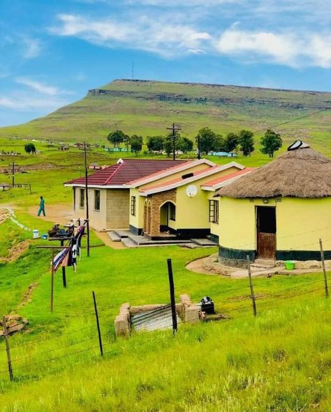 Eastern Cape, South Africa 🇿🇦 - The African Dream South Africa Eastern Cape, Rural South Africa, Eastern Cape South Africa Xhosa, South Africa Houses, South African Houses, African Delicacies, Farm South Africa, South Africa Aesthetic, South African Decor