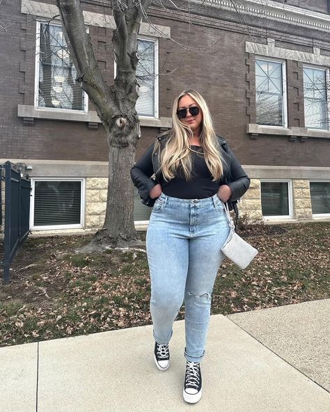 Winter Outfits for Plus Size 2024-2025 24 Ideas: The Ultimate Guide Plus Size Sneaker Outfits, Winter Outfits For Plus Size, Plus Size Jeans Outfit, Sneaker Outfits, Jeans Outfit Winter, Best Winter Outfits, Jeans Outfit Casual, Animal Print Skirt, Outfit Black