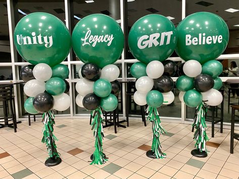 Sports Banquet Balloon Arch, Softball Balloons, Soccer Banquet Ideas, Sports Banquet Decorations, Volleyball Senior Night Gifts, Soccer Banquet, Balloon Pillars, Volleyball Senior Night, Basketball Senior Night