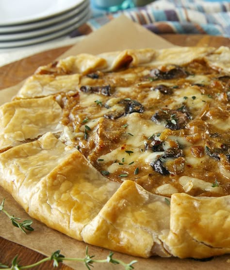 Cooper® French Onion and Mushroom Crostata - Cooper® Cheese Crostata Recipe, Lunch At Home, Easy Lunch Ideas, Savory Tart, Easy Lunch, French Onion, Quick Healthy, Tart Recipes, Pastry Recipes