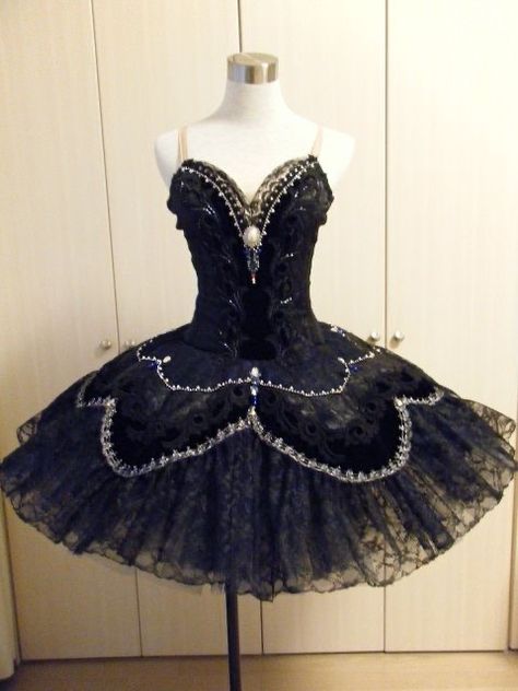 Ballet Attire, Ballet Costumes Tutus, Classical Ballet Tutu, Tutu Skirt Women, Swan Dress, Ballerina Outfit, Ballerina Costume, Tutu Ballet, Ballet Beauty