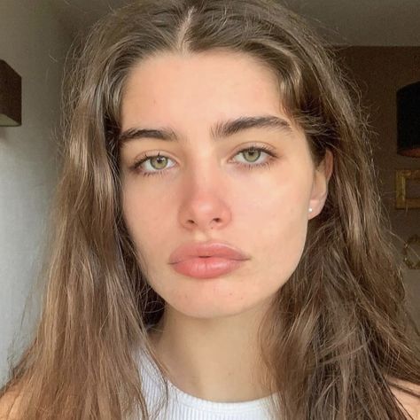 Born 2004, Portuguese Portuguese Faceclaim, Portuguese Woman Aesthetic, Portuguese Women, Latin American, Latin America, Face Claims, Woman Face, New Hair, Art Reference