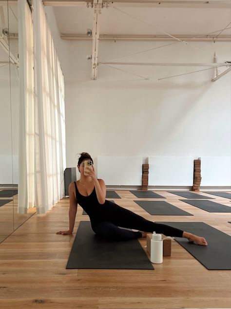 that girl health and wellness Pilates clean girl aesthetic yoga room aesthetic frank green Lululemon Health And Wealth Aesthetic, White Aestethic, Aesthetic Workout, Yoga Aesthetic, Pilates Body, How To Gain, Clean Girl Aesthetic, To Gain Weight, Sports Health