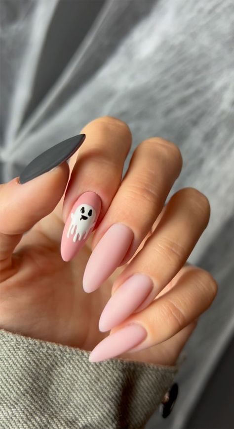 Bats And Ghosts Nails, French Tip Nails Halloween, Ongles Halloween, Beginner Nail Designs, Coffin Halloween, Ghost Nails, Halloween Nail Ideas, Nail Shapes Square, Dark Pink Nails