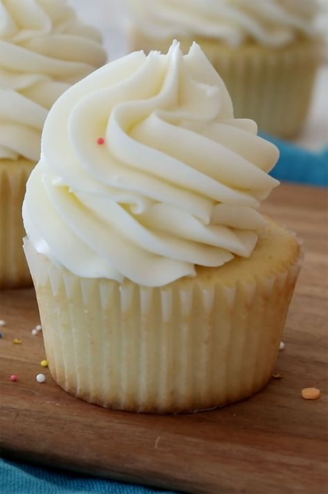 Easy Vanilla Buttercream Frosting Recipe Semi Sweet Frosting Recipes, Shelf Stable Buttercream Frosting, Easy Vanilla Buttercream Frosting, Butter Cream Frosting Recipe, Buttercream Frosting Recipe Easy, Buttercreme Frosting, Fluff Frosting, Homemade Vanilla Frosting, Vanilla Buttercream Frosting Recipe