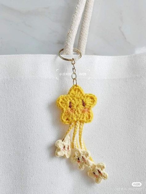 Crochet Lanyard, Crochet Strap, Crochet Feather, Crochet Puff Flower, Hand Knitting Diy, Crochet Bookmark Pattern, Diy Crochet Patterns, Quick Crochet Patterns, Crochet Keychain Pattern