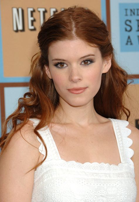 Kate Mara Mara Sisters, Auburn Red Hair, Kate Mara, Invisible Woman, Rooney Mara, Celebrity Look Alike, Celebrity List, Auburn Hair, Hair Envy