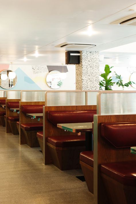 Diner Aesthetic, Bbq Baby Back Ribs, Dining Booth, 80s Interior, Decoration Restaurant, American Diner, Burger And Fries, Baby Back Ribs, American Restaurant