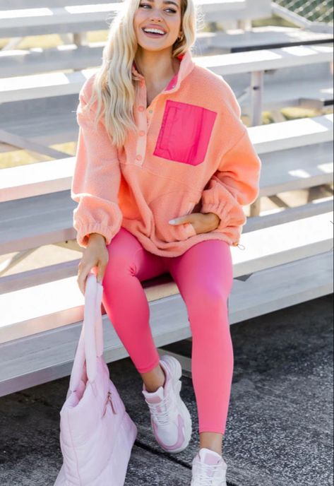 Athletic Wear Outfits Casual, Spring 2024 Athleisure, Women’s Sporty Fashion, Colourful Athleisure Outfits, Workout Outfits Colorful, Colored Leggings Outfit Casual, Athleisure Outfits Pink, Spring Workout Outfits For Women, Girly Athleisure Outfits