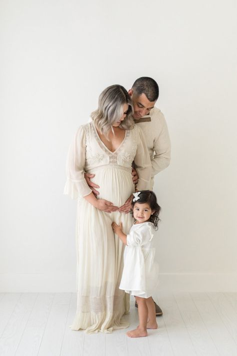 Pregnant Family Photos, Maternity Photoshoot With Toddler, Photoshoot With Toddler, Creative Maternity Photoshoot, Family Pregnancy Photoshoot, Family Maternity Shoot, Family Studio Session, Indoor Maternity Photos, Home Maternity Photography