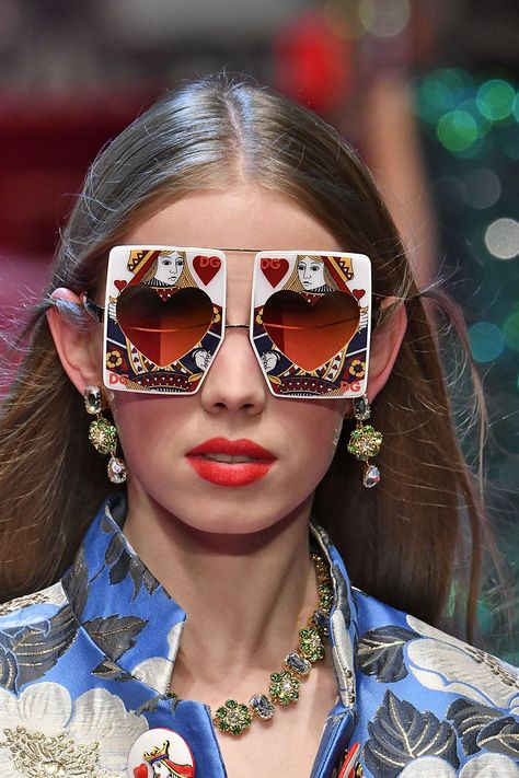 The Best Accessories From Milan Fashion Week Crazy Sunglasses, Funky Glasses, Vogue Editorial, Milan Fashion Weeks, Be Different, Glasses Fashion, Milan Fashion, Fashion Week Spring, Milan Fashion Week