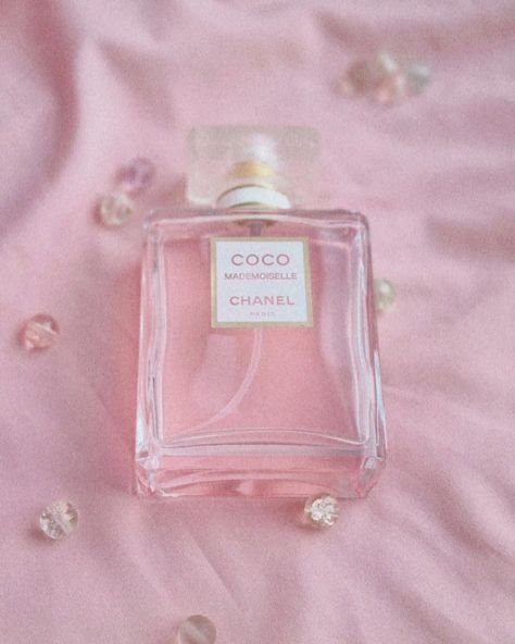 Coco Chanel Pink Aesthetic, Chanel Number 5, Chanel Aesthetic, Mademoiselle Chanel, Chanel Pink, Everyday Luxury, Pink Chanel, Phone Stuff, Pretty Packaging