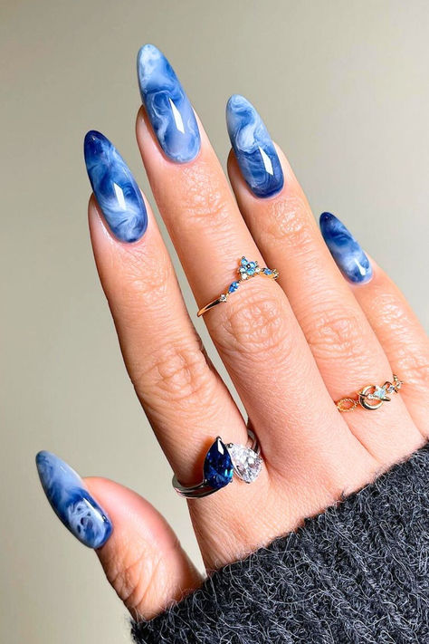 Blue Nail Designs Dragon Skin Nails, Nails Art Bleu, Blue Themed Nails, Wave Nails Design, Nail Blue Design, Blue Almond Nails Design, Nails Blue Design, Blue Design Nails, Nail Art Navy