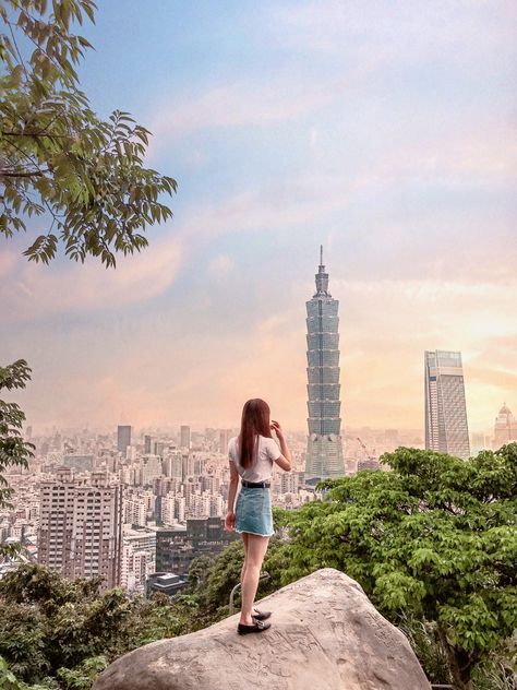 Elephant Mountain, Taipei, Taiwan @audreyverse Elephant Mountain Taipei, Taipei Photoshoot, Taiwan Photoshoot, Taipei Taiwan Aesthetic, Taipei Outfit, Taiwan Aesthetic, Taiwan Outfit, Taiwan Ootd, Taipei Travel Guide