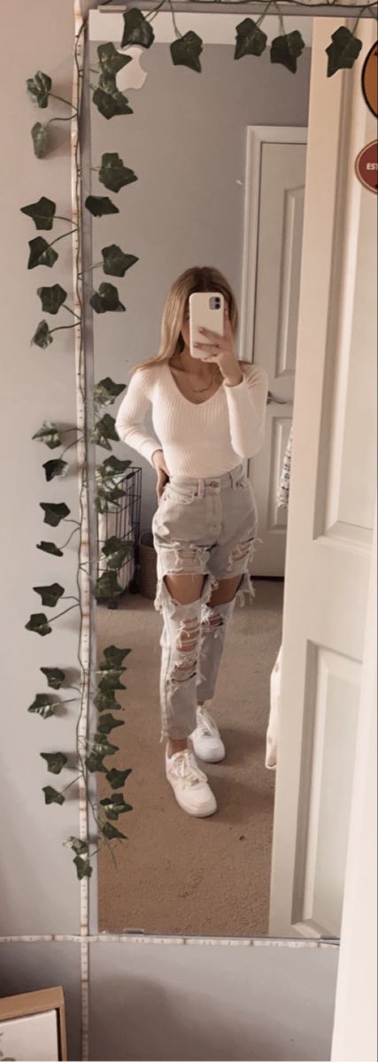 Cute Outfits With White Air Force 1, Summer Outfits With Air Force 1, American Eagle Outfits Summer, American Egal Outfits, Outfits To Wear With Air Force Ones, White Air Forces Outfits, Outfits With White Air Force Ones, Light Gray Jeans Outfit, Outfits With White Air Forces