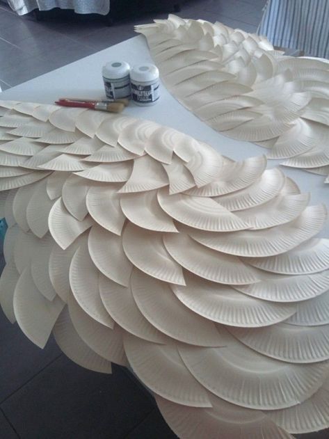 Diy Angel Wings, Diy Angels, Diy Wings, Shelves Diy, Decor Bedroom, Paper Plates, Bedroom Diy, Creative Studio, Decor Home