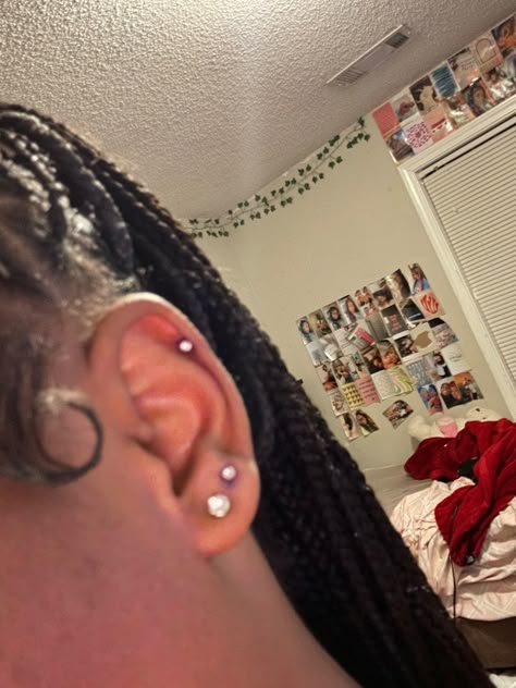 Piercing Placement, Body Jewelry Diy, Pretty Piercings, Second Ear Piercing, Xoxo Jewelry, Piercing Inspo, Pretty Ear Piercings, Crystal Bead Jewelry, Piercings For Girls