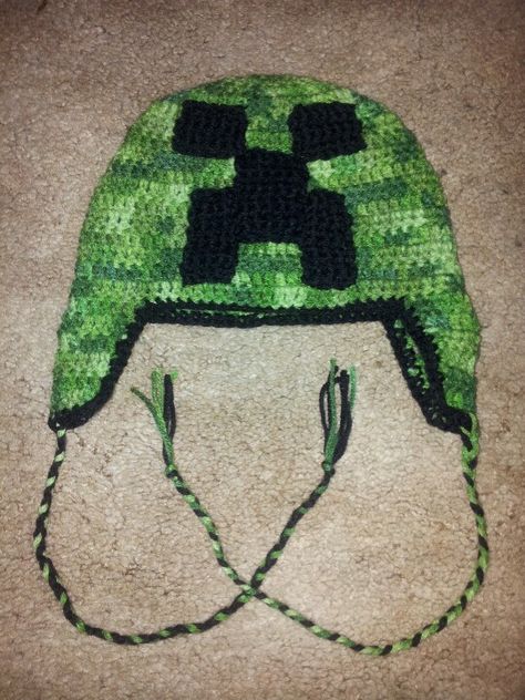 Crochet Minecraft Creeper Hat. Minecraft Hat, Minecraft Crochet, Nerd Crafts, Crochet Beanies, Crochet Hat Free, Crochet Knit Hat, Crochet Things, Hat Crochet, Crochet Hat Pattern