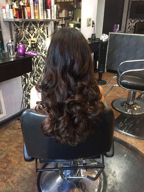 Quince Hair Blowout, Thick Bouncy Curls, Long Hair Bouncy Curls, Super Curled Hair, Curled Bottom Of Hair, Bouncy Curls Blowout, Curly Bouncy Hair, Curled Hair Layers, Curled Hair With Wand