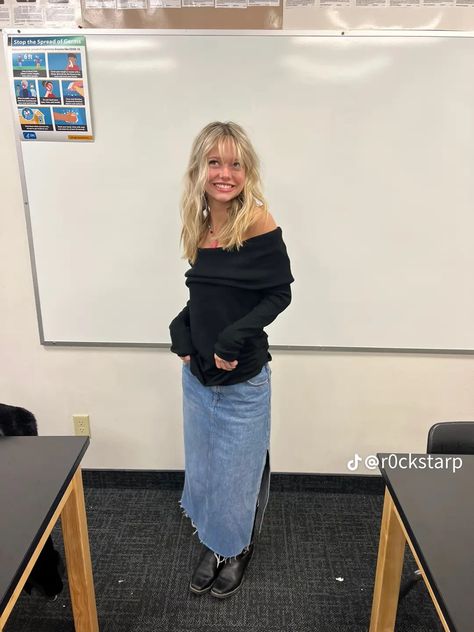 Sophisticated School Outfits, Swap Meet Outfit, Girly Jorts Outfit, The L Word Fashion, Simple Indie Outfits, Modest But Hot Outfits, Saltburn Aesthetic Outfit, Deltopia Outfit, Grunge 90s Outfits