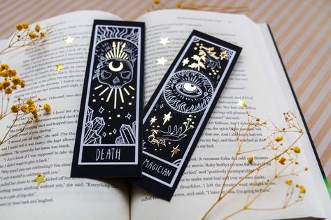 Tarot The Magician, Handmade Bookmarks Diy, Felt Bookmark, Creative Bookmarks, Leather Bookmark, Wheel Of Fortune, Bookmarks Handmade, Gifts For Readers, Book Accessories