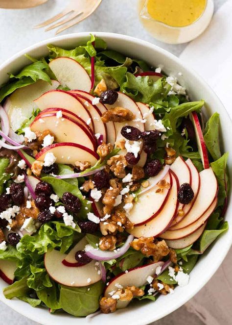 Cranberry Walnut Salad, Apple Walnut Salad, Leafy Salad, Christmas Salads, Recipetin Eats, Recipe Tin, Dessert Aux Fruits, Walnut Salad, Apple Salad