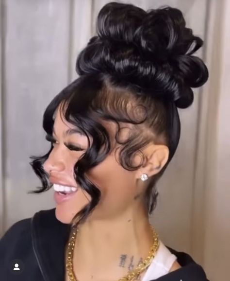 Black Hair Up Dos Hairstyles, Wig Bun Hairstyles, Maskerade Prom, Frontal Bun Hairstyles, Prom Hairstyles For Black Women Updos, Wig Updo Hairstyles, Elegant Hairstyles For Black Women, Hairstyles Tumblr, Updo Hairstyles For Black Women